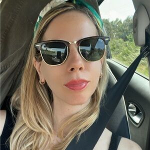 Meet your Posher, Ely